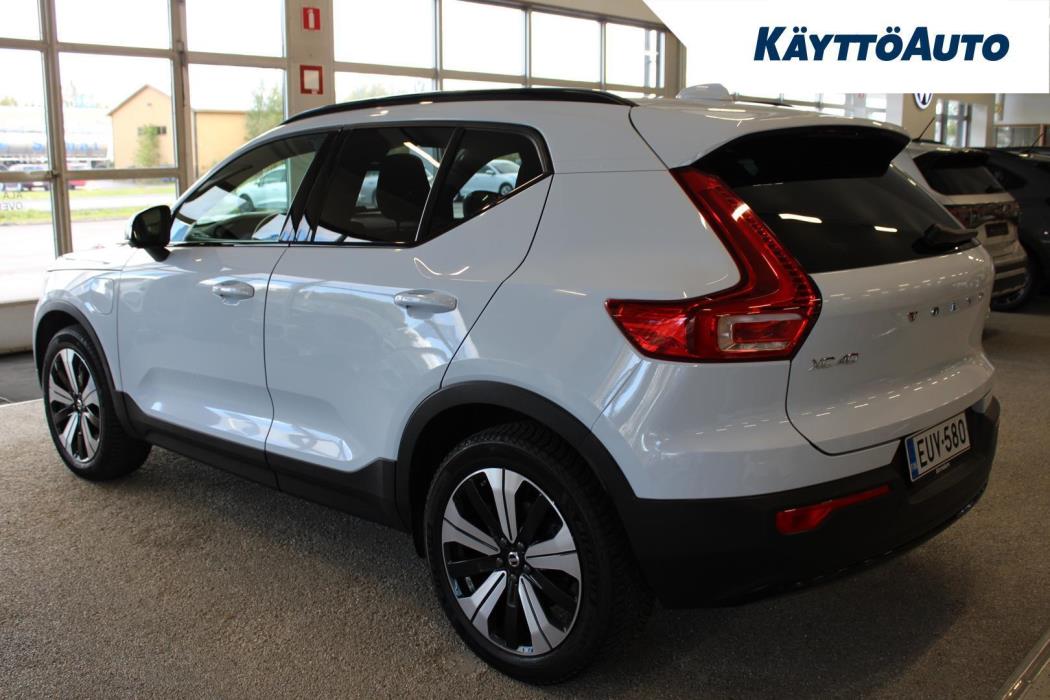 VOLVO XC40 2023