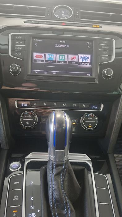 VOLKSWAGEN Passat 2016