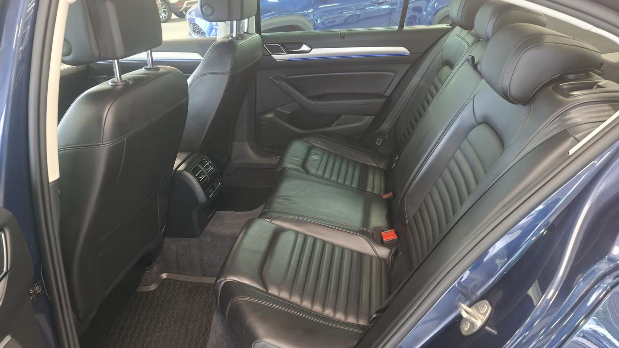 VOLKSWAGEN Passat 2016