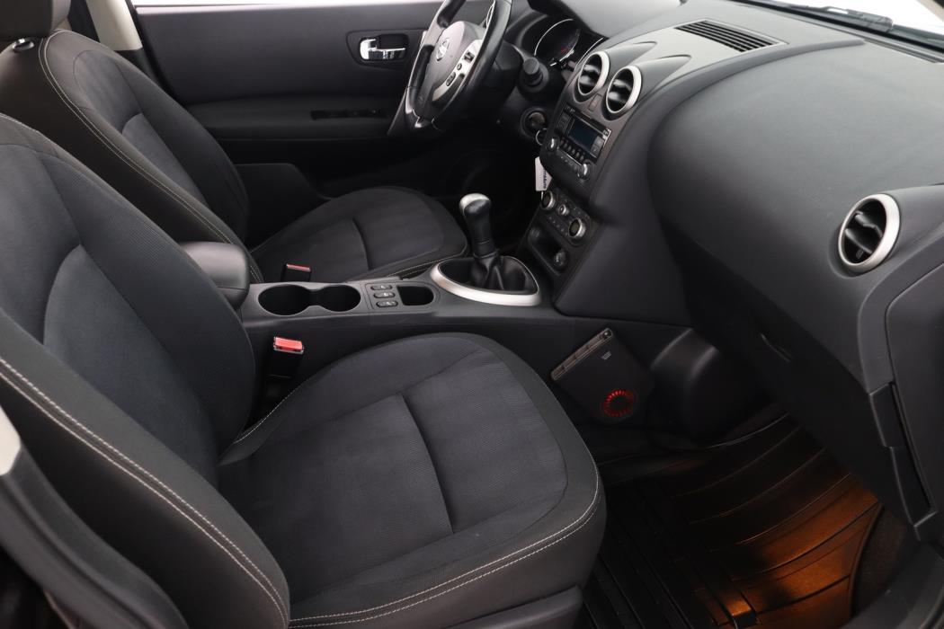 NISSAN Qashqai 2010