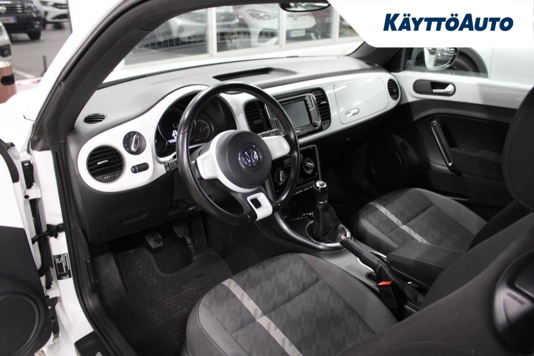 VOLKSWAGEN Beetle 2017