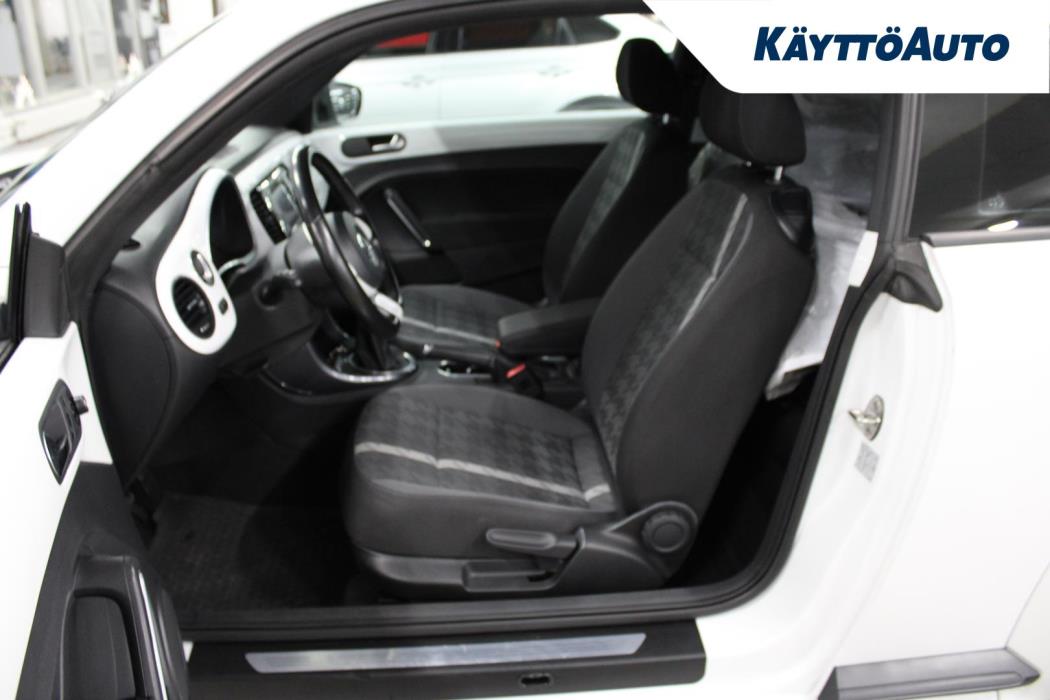 VOLKSWAGEN Beetle 2017