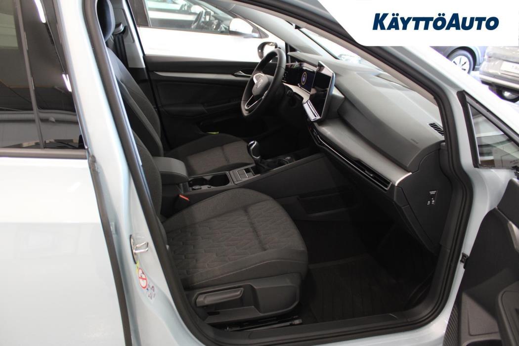 VOLKSWAGEN Golf 2026