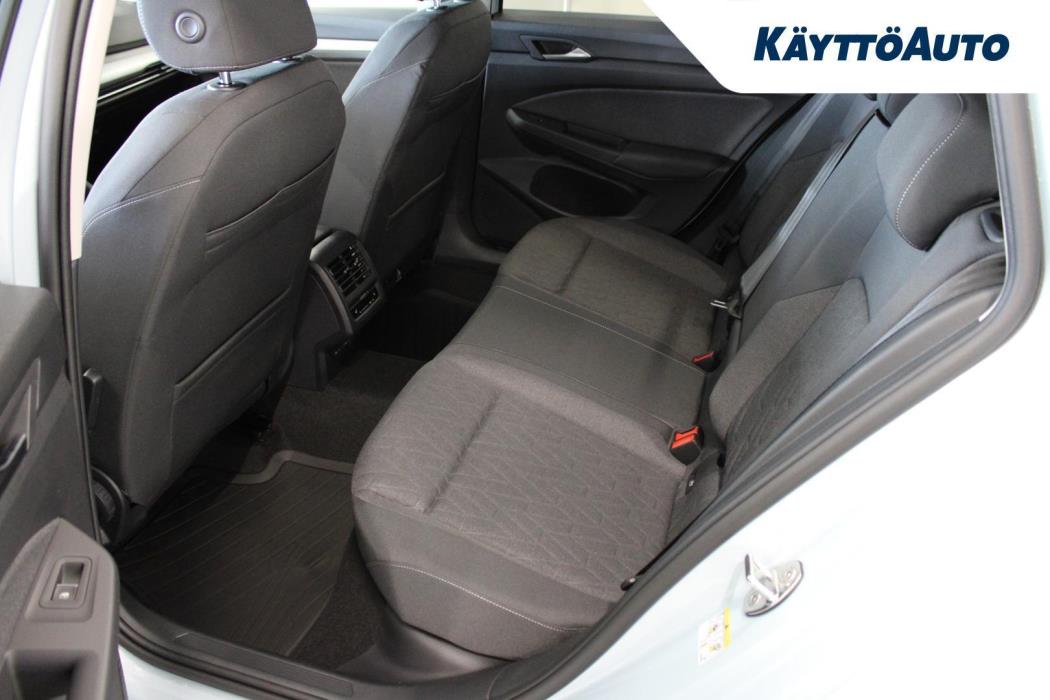 VOLKSWAGEN Golf 2026