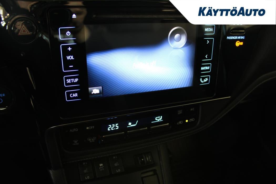 TOYOTA Auris 2015