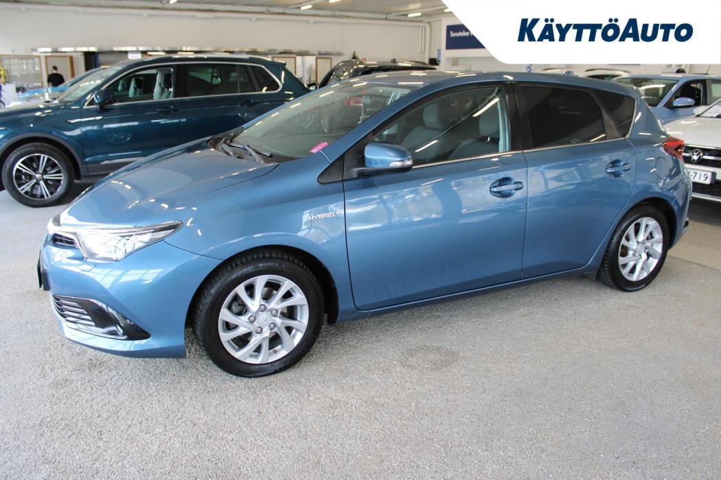 TOYOTA Auris 2015