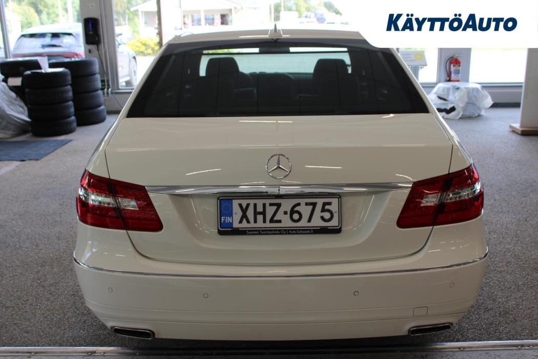 MERCEDES-BENZ E 2011