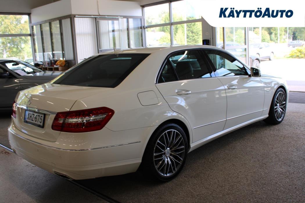 MERCEDES-BENZ E 2011