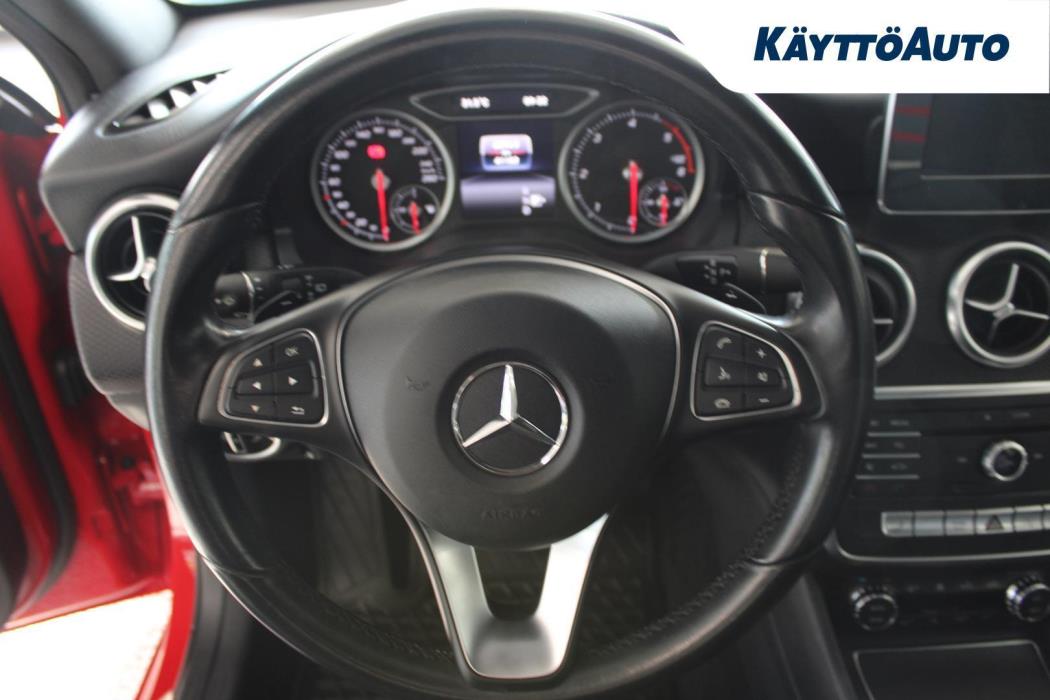 MERCEDES-BENZ A 2015