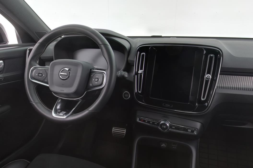 VOLVO XC40 2020