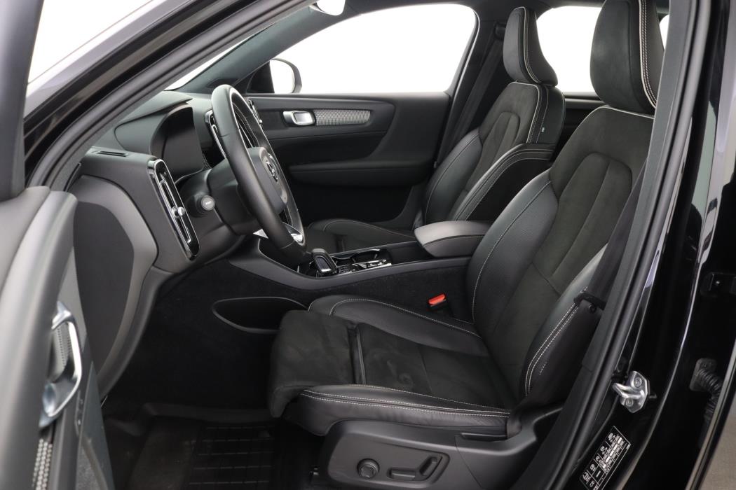 VOLVO XC40 2020