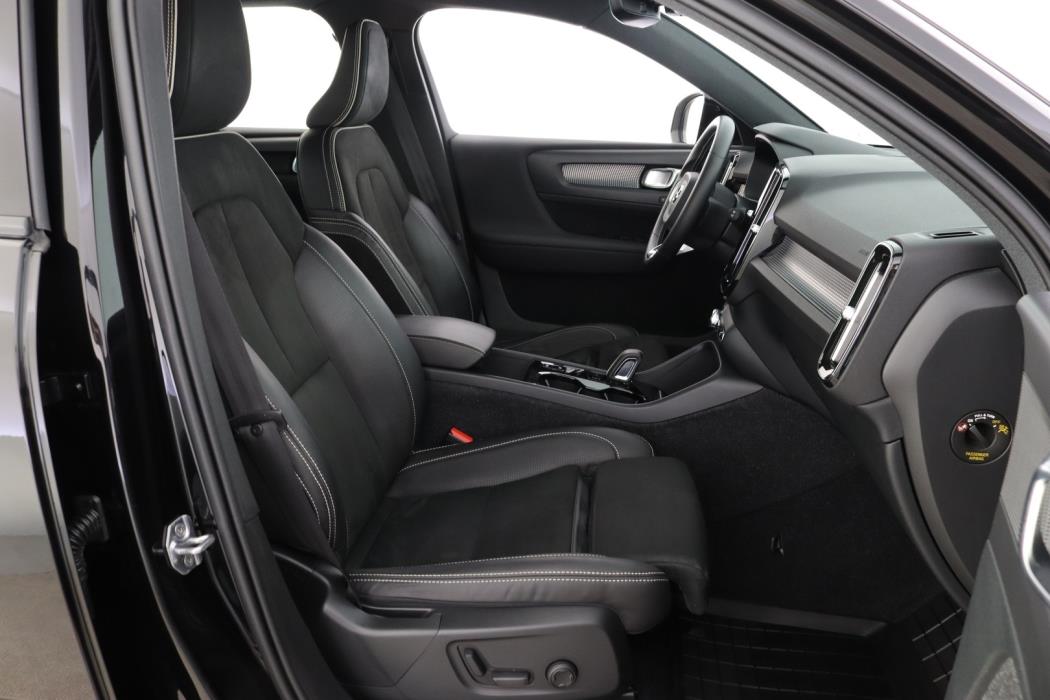 VOLVO XC40 2020