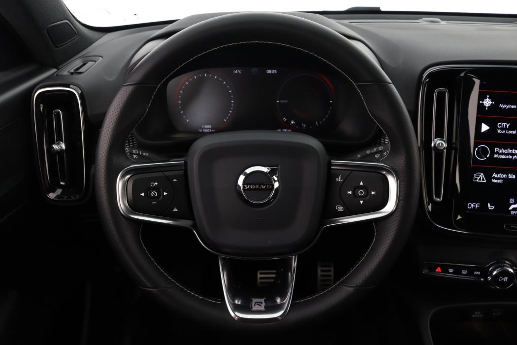 VOLVO XC40 2020