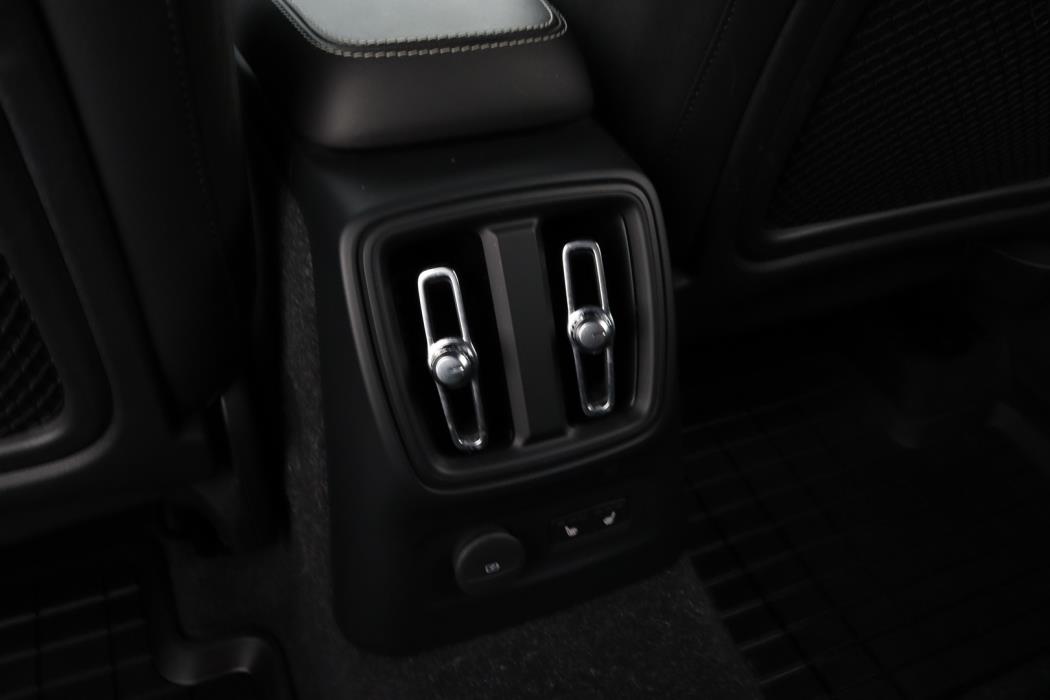 VOLVO XC40 2020