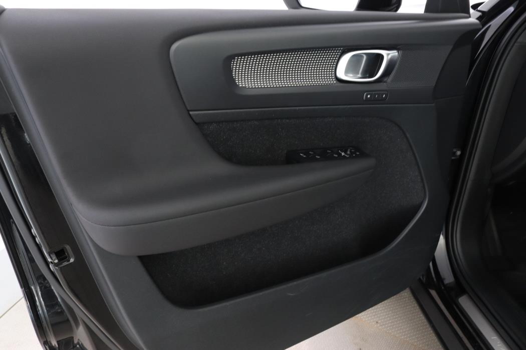 VOLVO XC40 2020
