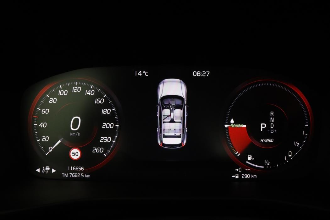 VOLVO XC40 2020