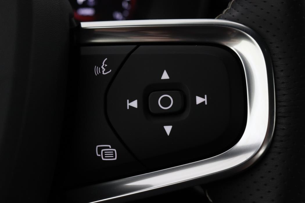 VOLVO XC40 2020