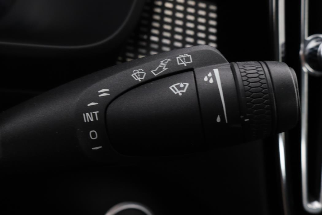 VOLVO XC40 2020