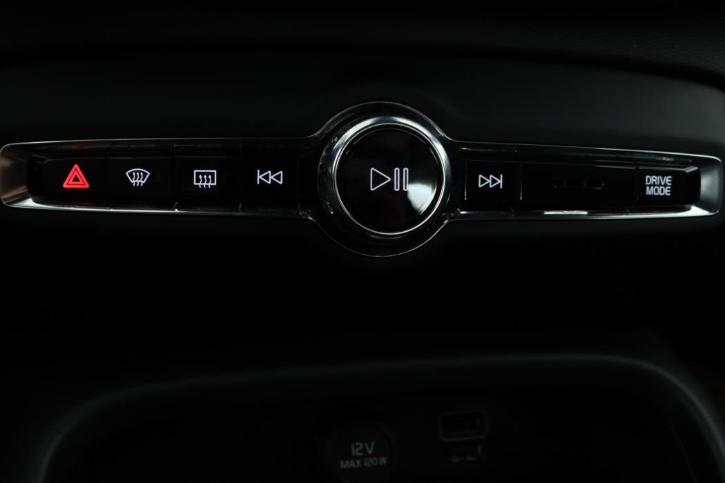 VOLVO XC40 2020