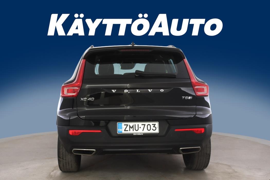 VOLVO XC40 2020