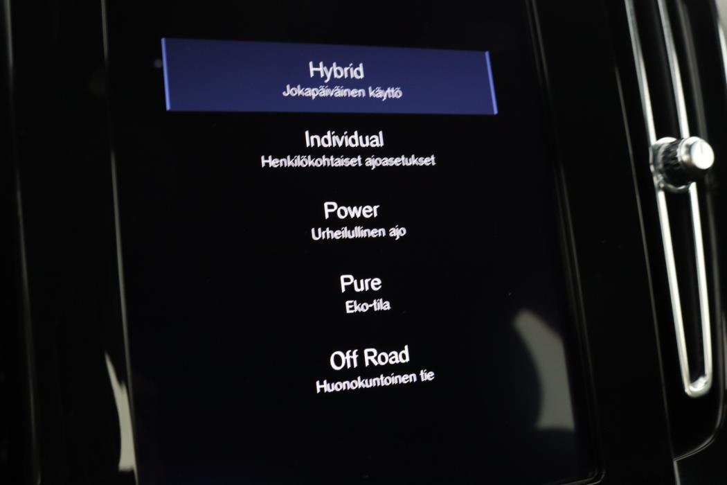 VOLVO XC40 2020