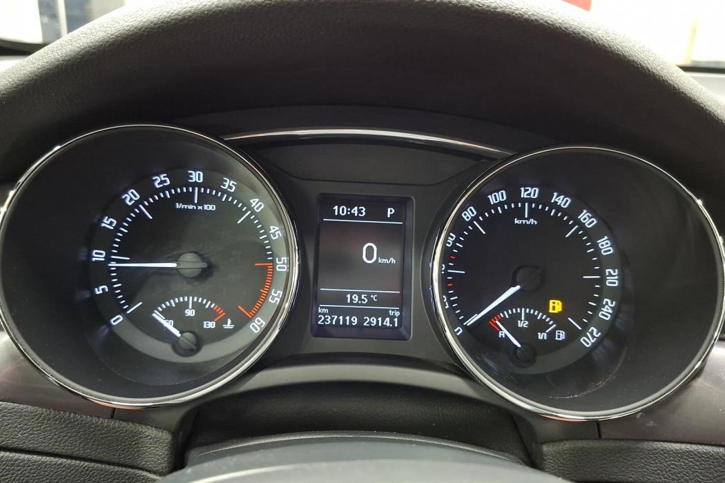 SKODA Superb 2015