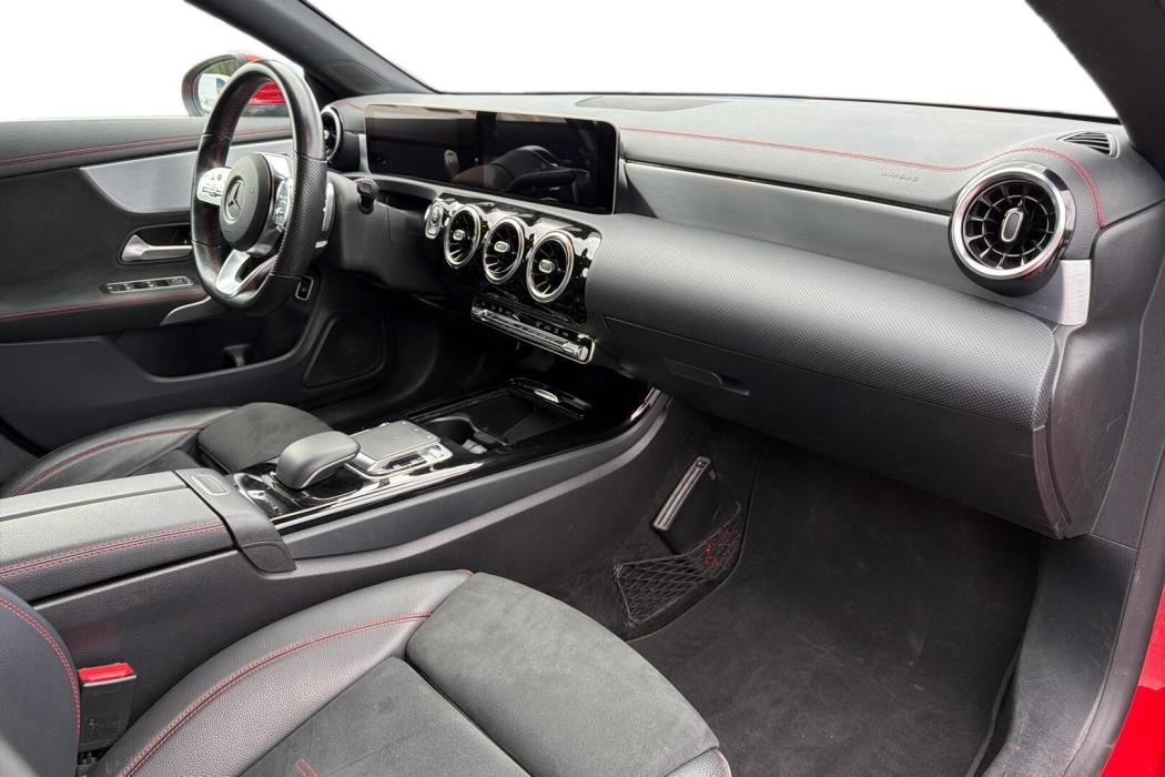 MERCEDES-BENZ CLA 2019