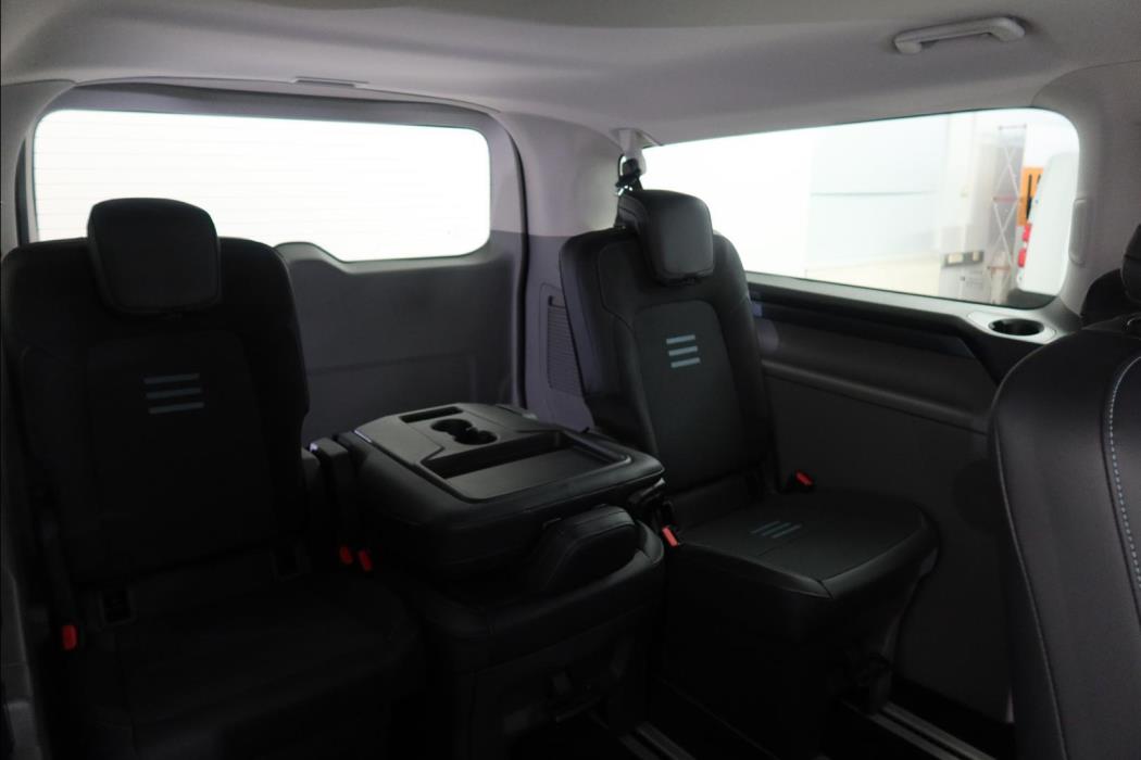FORD Tourneo Custom 2025