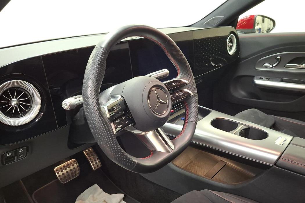MERCEDES-BENZ CLA 2025
