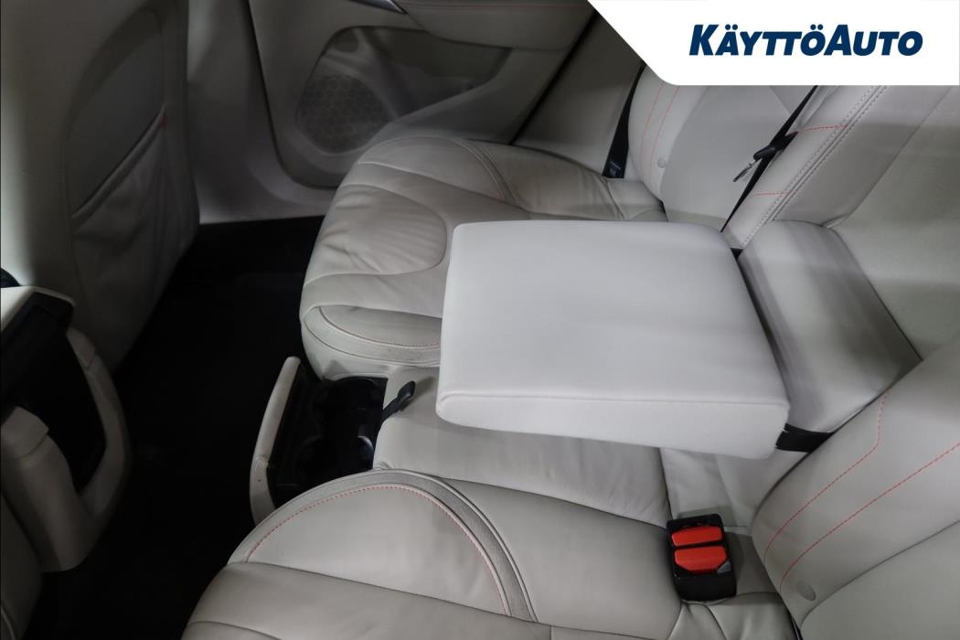 Volvo V40 Cross Country 2015