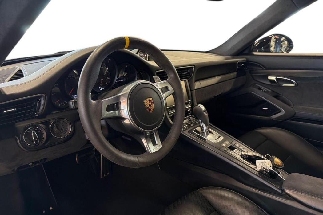 PORSCHE 911 2016