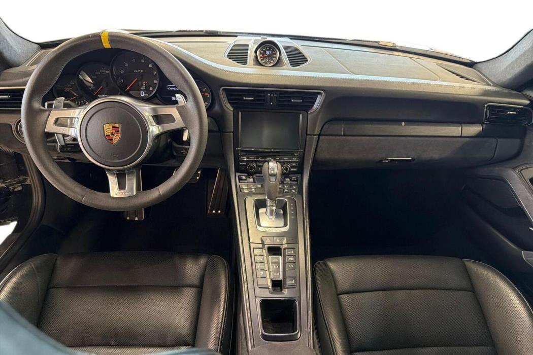 PORSCHE 911 2016