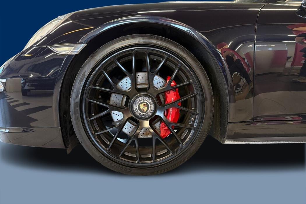 PORSCHE 911 2016