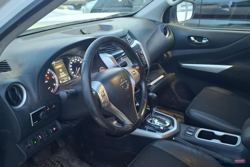 NISSAN Navara 2016