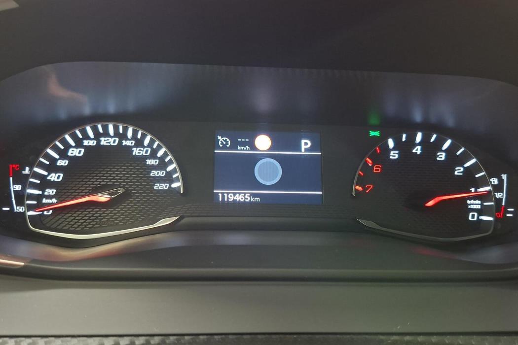 PEUGEOT 2008 2020