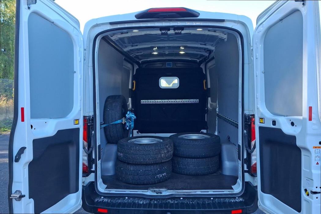 FORD Transit 2025