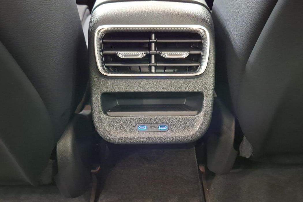 MERCEDES-BENZ C 2026