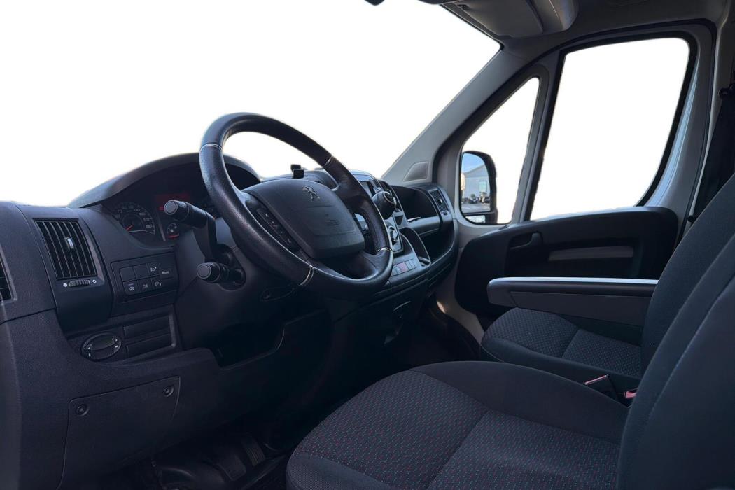 PEUGEOT Boxer 2022