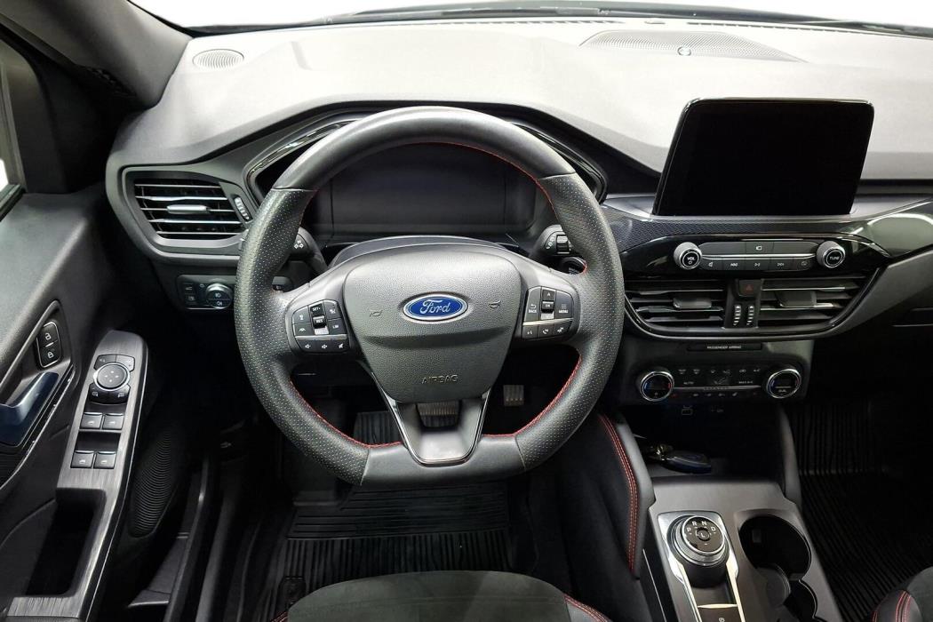 FORD Kuga 2023