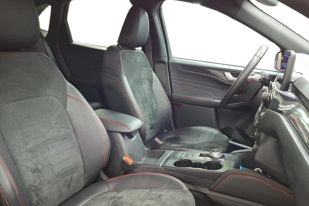 FORD Kuga 2023