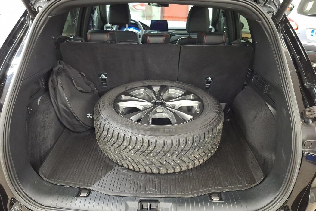 FORD Kuga 2023