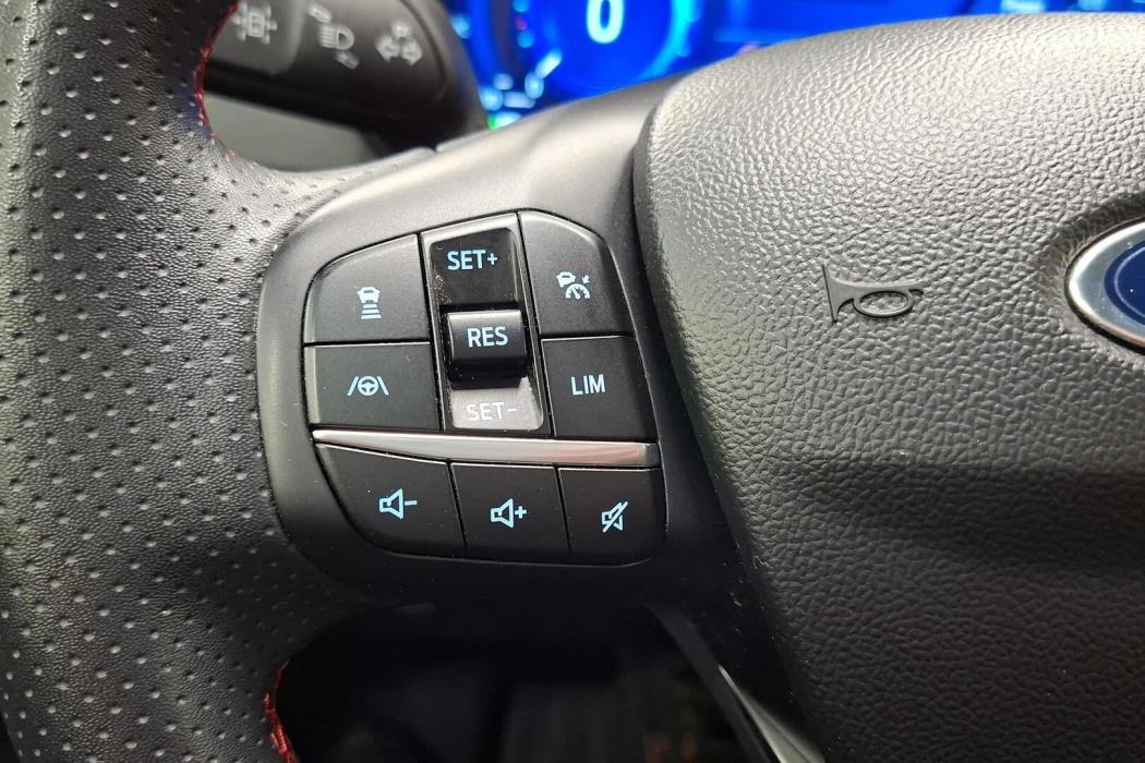 FORD Kuga 2023