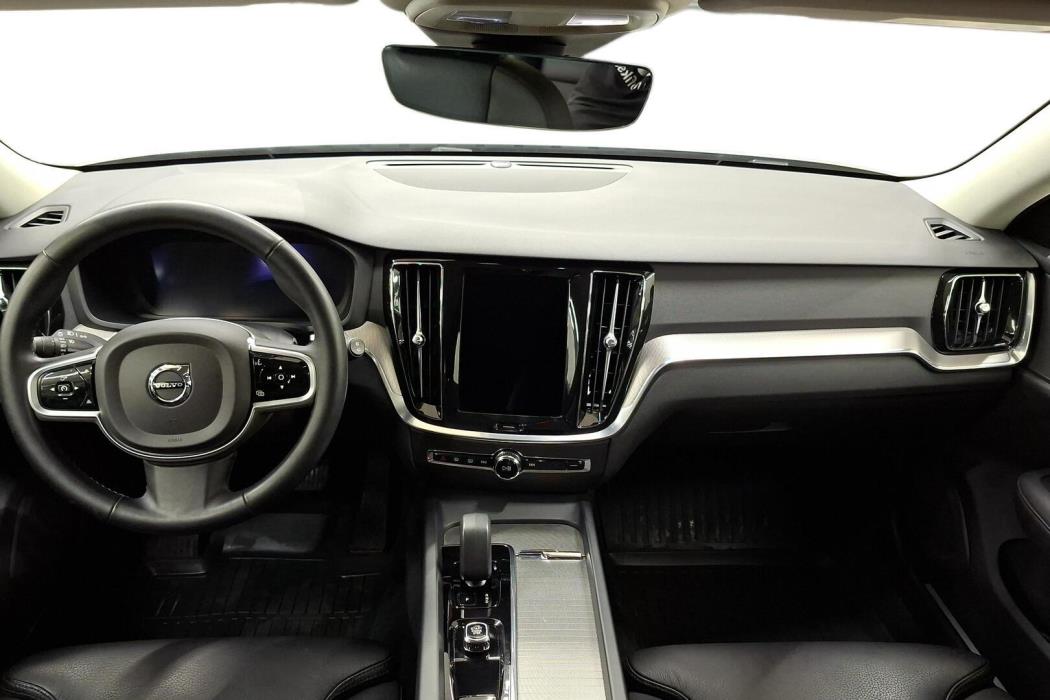 VOLVO V60 2022