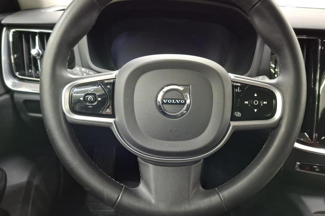VOLVO V60 2022