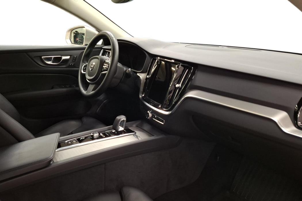 VOLVO V60 2022