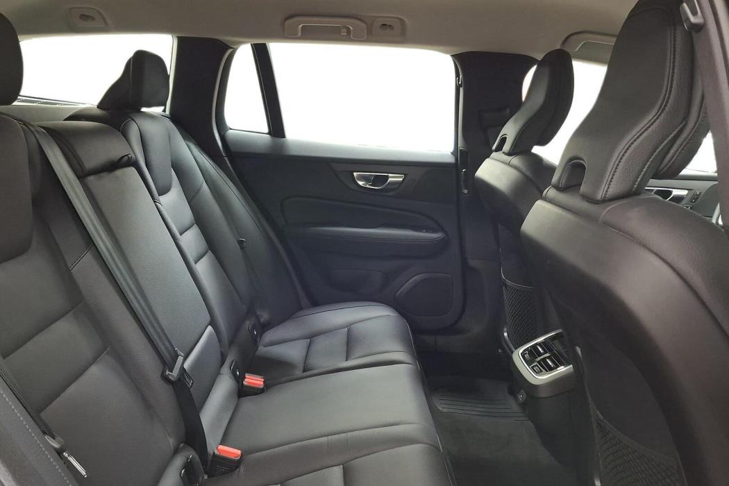 VOLVO V60 2022