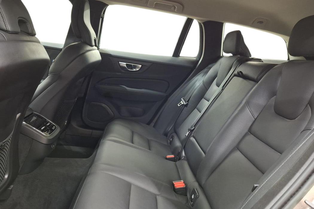 VOLVO V60 2022