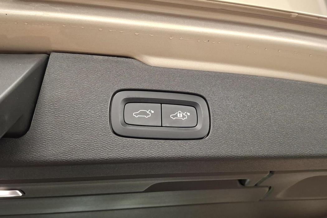 VOLVO V60 2022