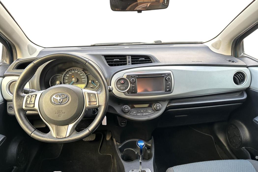 TOYOTA Yaris 2012