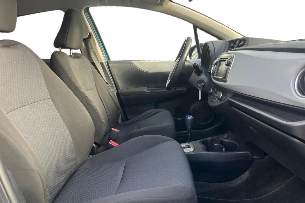 TOYOTA Yaris 2012
